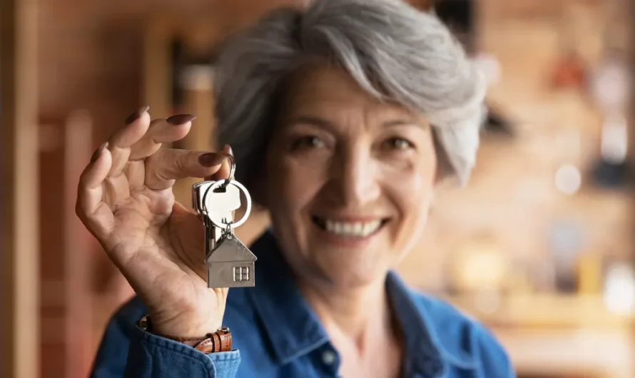 I Rented a Room from a Sweet Old Lady — but One Look at the Fridge the Next Morning Made Me Pack My Bags.