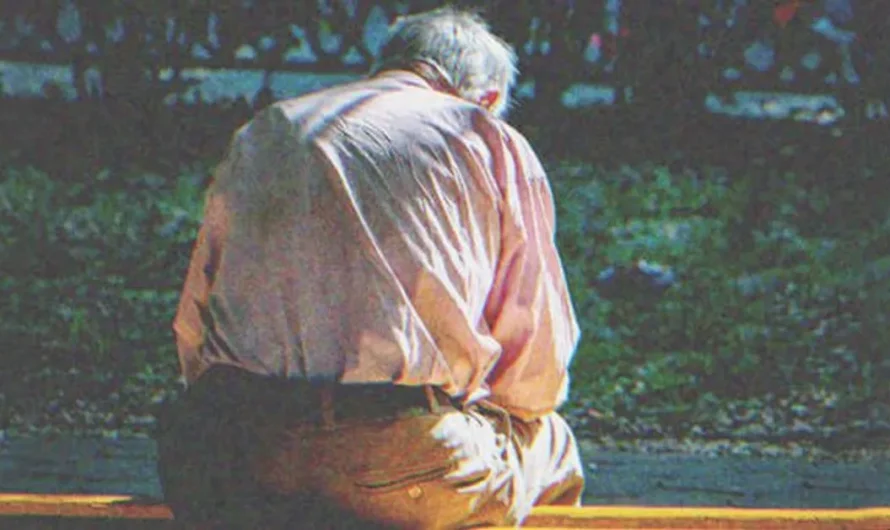 Man Who Left His Wife of 47 Years Begs on His Knees for Her Forgiveness Months Later — Story of the Day
